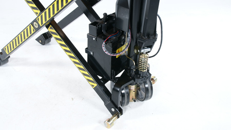 Electric scissor pallet truck 1500 kg, forks 540×1170 mm, polyurethane wheels – PL 1500