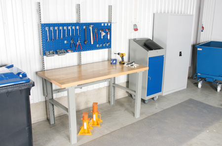 Werkbank 1600×800 mm, Eichenplatte, Tragfähigkeit 500 kg, ohne Schubladen